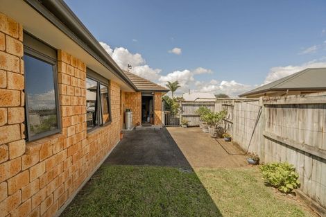 Photo of property in 71 Cholmondeley Crescent, Whitianga, 3510