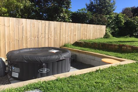 Photo of property in 49 Cotswold Crescent, Newlands, Wellington, 6037