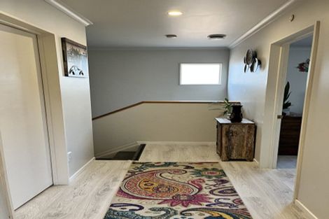 Photo of property in 9 Bickleigh Grove, New Lynn, Auckland, 0600