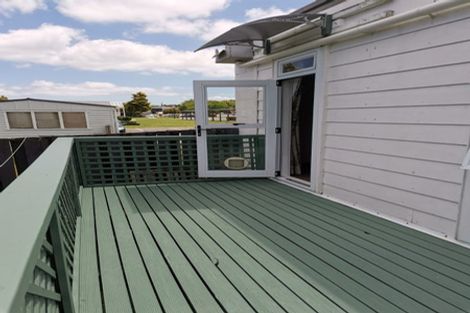 Photo of property in 39 Sandspit Road, Cockle Bay, Auckland, 2014