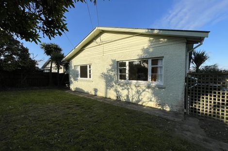 Photo of property in 492 Blockhouse Bay Road, Blockhouse Bay, Auckland, 0600
