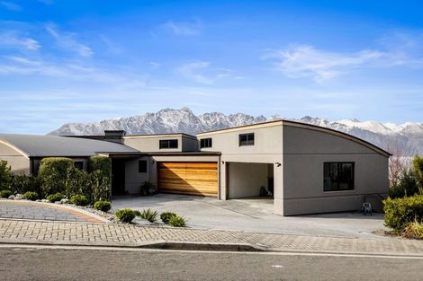 Photo of property in 12 Aspen Grove, Fernhill, Queenstown, 9300