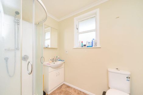 Photo of property in 10 Lewis Place, Highbury, Palmerston North, 4412