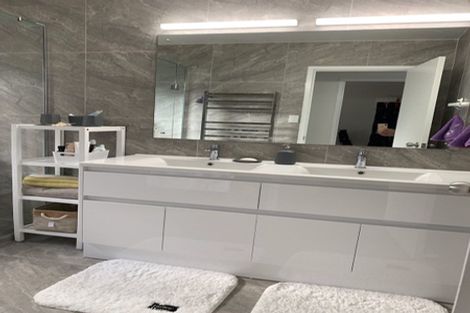 Photo of property in 2/47 Channel View Road, Campbells Bay, Auckland, 0630