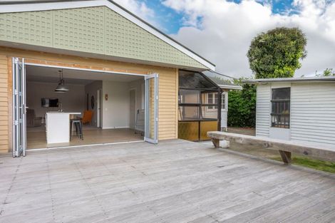 Photo of property in 69 Barraud Street, Dannevirke, 4930