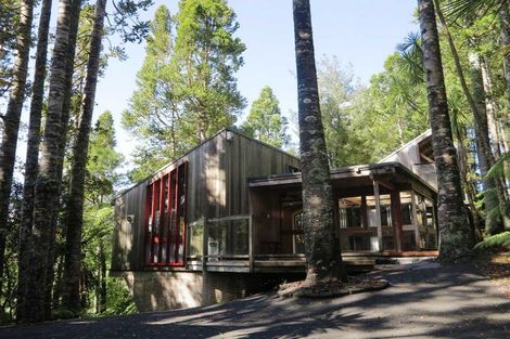 Photo of property in 52 Park Hill Road, Birkenhead, Auckland, 0626