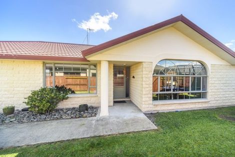 Photo of property in 72 Parnell Heights, Kelvin Grove, Palmerston North, 4414