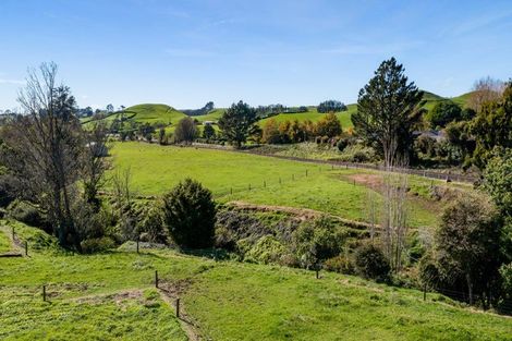 Photo of property in 1284 Mountain Road, Inglewood, 4389