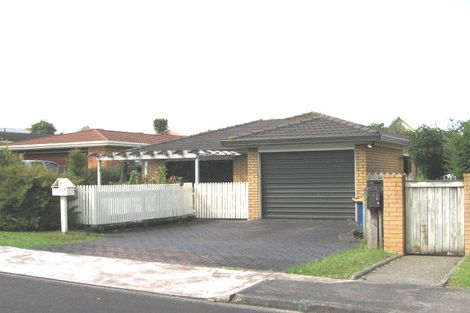 Photo of property in 2/19 Sailfish Drive, West Harbour, Auckland, 0618