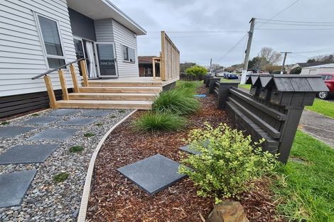 Photo of property in 2/7 Chapel Street, Papakura, 2110