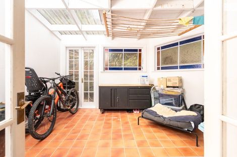 Photo of property in 287 Ohiro Road, Brooklyn, Wellington, 6021