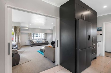 Photo of property in 16 Meadowvale Drive, Levin, 5510