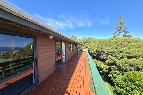 Photo of property in 10 Mervyn Place, Plimmerton, Porirua, 5026