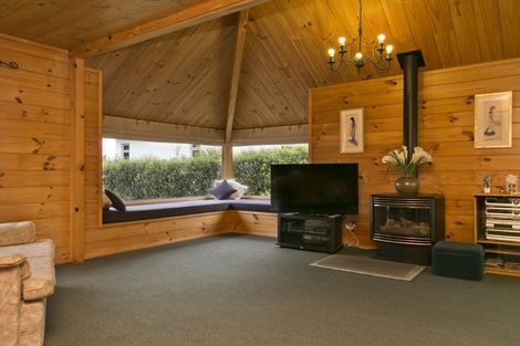 Photo of property in 2 Acacia Bay Road, Nukuhau, Taupo, 3330