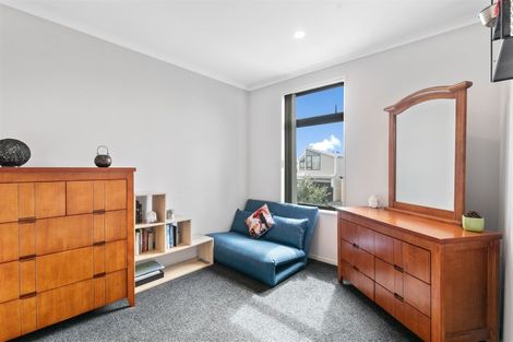 Photo of property in 5 Courage Road, Papakura, 2110