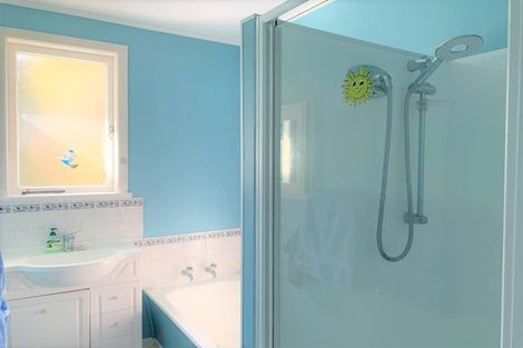 Photo of property in 15 Pikitea Road, Mangere Bridge, Auckland, 2022