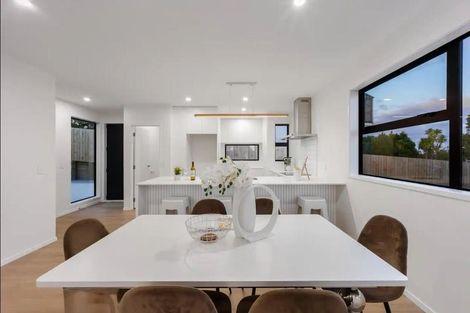 Photo of property in 5/71 West Coast Road, Glen Eden, Auckland, 0602