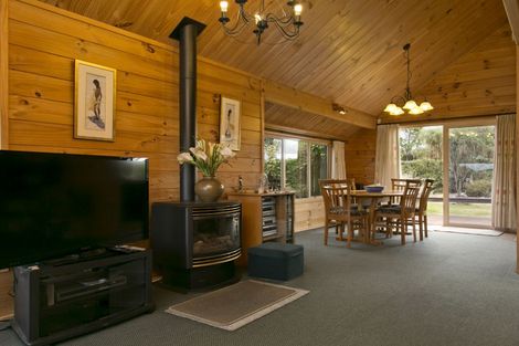 Photo of property in 2 Acacia Bay Road, Nukuhau, Taupo, 3330