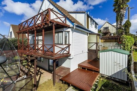 Photo of property in 5/11 Hall Road, Glenfield, Auckland, 0629