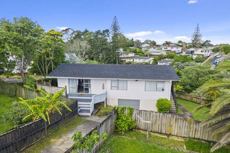 Photo of property in 27 Cedar Heights Avenue, Massey, Auckland, 0614