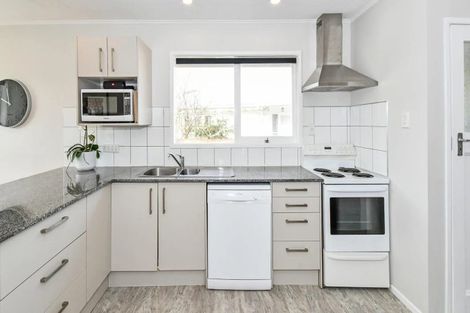 Photo of property in 31 Gossamer Drive, Pakuranga Heights, Auckland, 2010