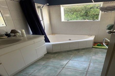 Photo of property in 1a Tui Crescent, Waikanae, 5036