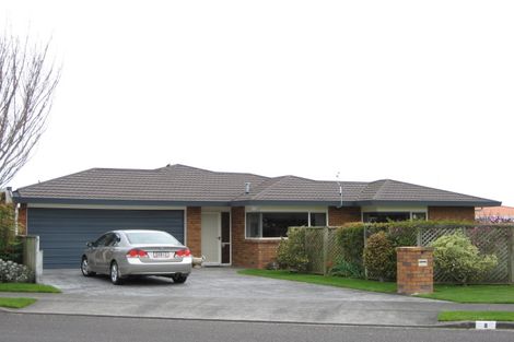 Photo of property in 8 Waiwera Place, Merrilands, New Plymouth, 4312