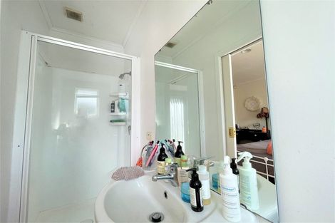 Photo of property in 477 Beach Road, Murrays Bay, Auckland, 0630