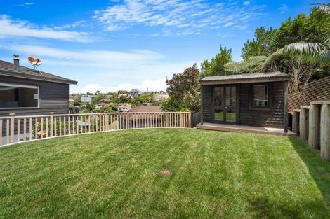 Photo of property in 2/59 Topliss Drive, Northcross, Auckland, 0632