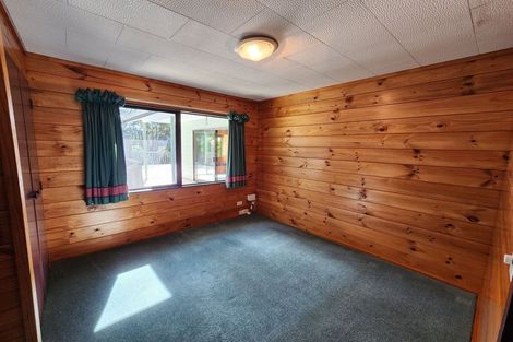 Photo of property in 126 Laingholm Drive, Laingholm, Auckland, 0604