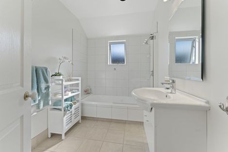 Photo of property in 8 Robertson Court, Cromwell, 9310