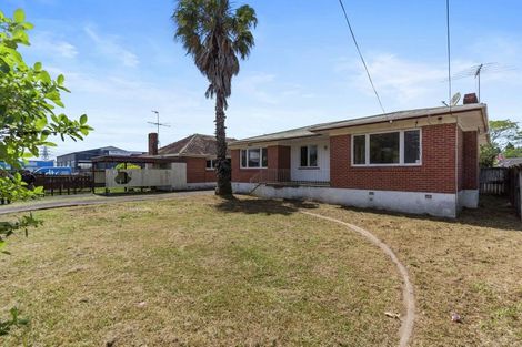 Photo of property in 12 Laureston Avenue, Papatoetoe, Auckland, 2025