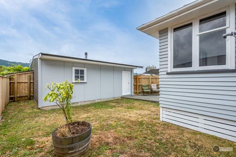 Photo of property in 28a Palmer Crescent, Silverstream, Upper Hutt, 5019