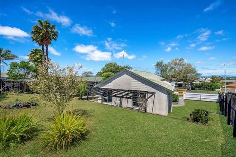 Photo of property in 10 Skelton Avenue, Randwick Park, Auckland, 2105