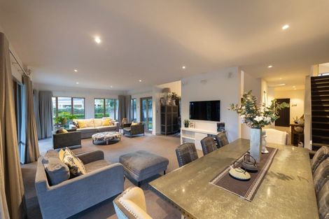 Photo of property in 15 Pastoral Lane, Hokowhitu, Palmerston North, 4410