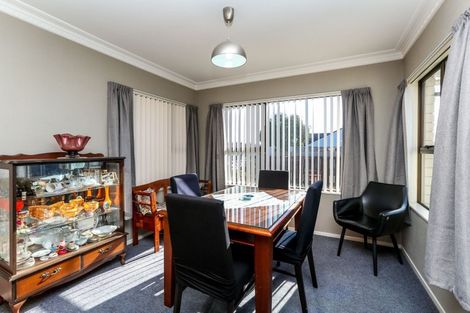 Photo of property in 1 Nursery Place, Westown, New Plymouth, 4310