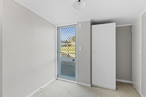 Photo of property in 9 Koura Street, Tangimoana, 4822