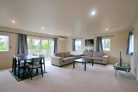 Photo of property in 2/23 Tui Glen Road, Birkenhead, Auckland, 0626