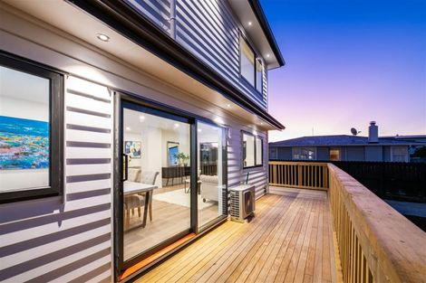 Photo of property in 9b Edwards Avenue, Henderson, Auckland, 0610