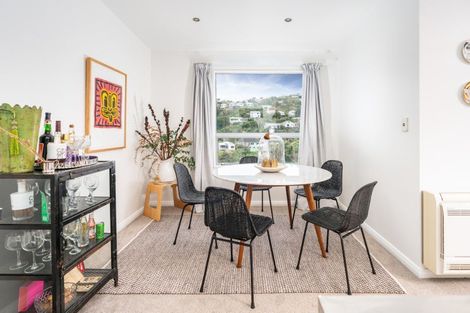 Photo of property in 21 Kopiko Way, Brooklyn, Wellington, 6021