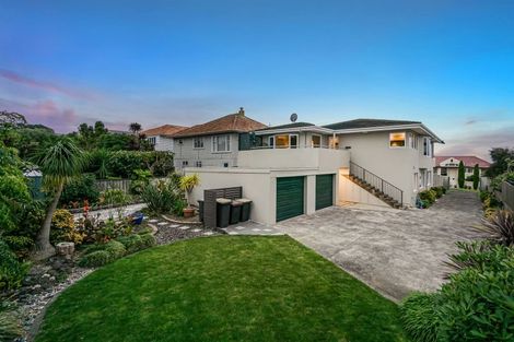 Photo of property in 2a Midway Avenue, Castor Bay, Auckland, 0620