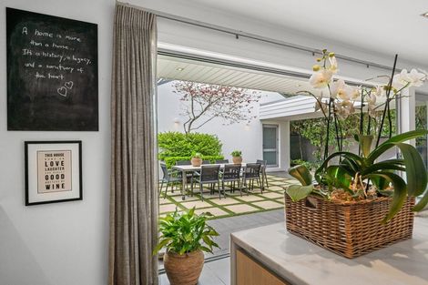 Photo of property in 47 Princes Street, Northcote Point, Auckland, 0627