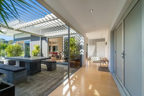 Photo of property in 101 Oxford Street, Martinborough, 5711