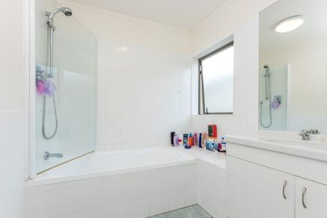 Photo of property in The Haven, 41/120 Beach Haven Road, Beach Haven, Auckland, 0626