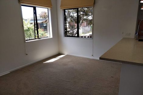 Photo of property in 3/16 Arahoe Road, New Lynn, Auckland, 0600
