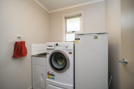 Photo of property in 19 Piper Place, Roslyn, Palmerston North, 4414