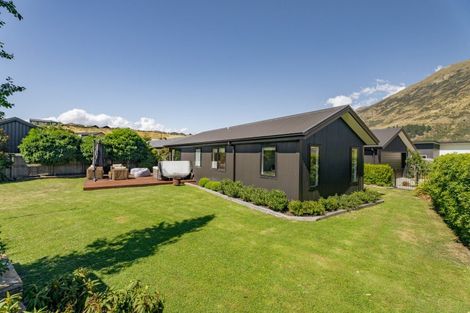 Photo of property in 10 Chadlington Way, Lower Shotover, Queenstown, 9304