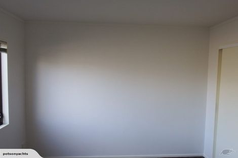 Photo of property in The Haven, 15/120 Beach Haven Road, Beach Haven, Auckland, 0626