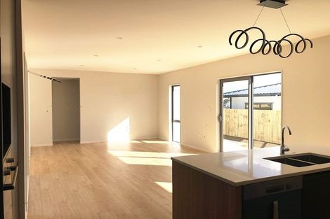 Photo of property in 5 Creswell Lane, Papakura, 2110