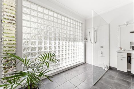 Photo of property in 16 Mccallum Drive, Sandspit, Warkworth, 0982